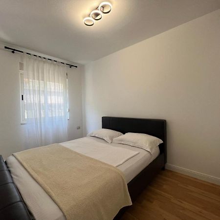 Lana Studio Apartment Tirana Exterior photo